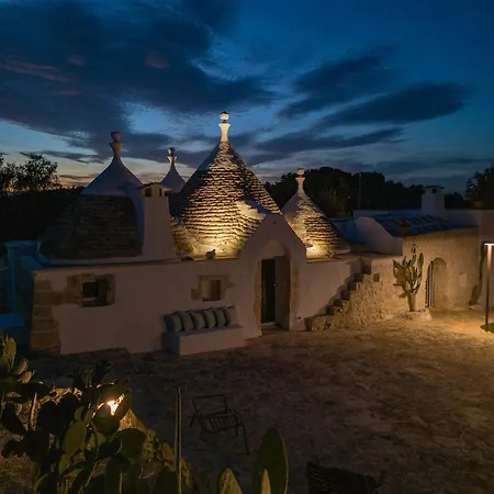 Almapulia I Trulli فيلة سيغلي ميسابيكا